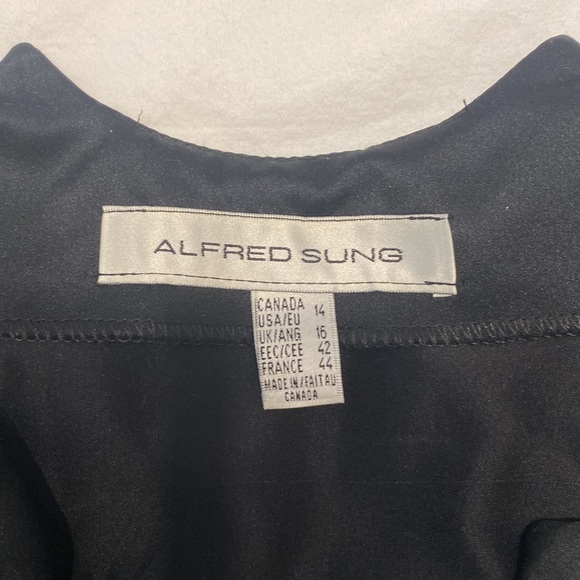 Alfred Sung scalloped top gown - Picture 4 of 5